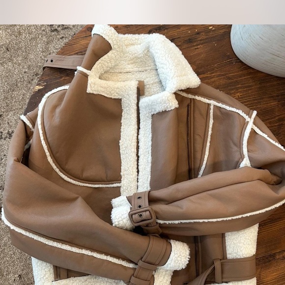 Women's Tan Shearling Jacket - Picture 5 of 7